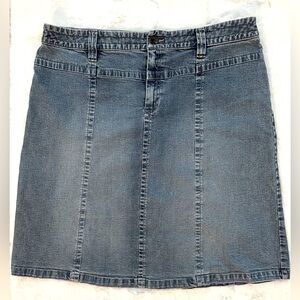 Style & Co Denim 23” Knee Length Classic A Line Skirt Size 16